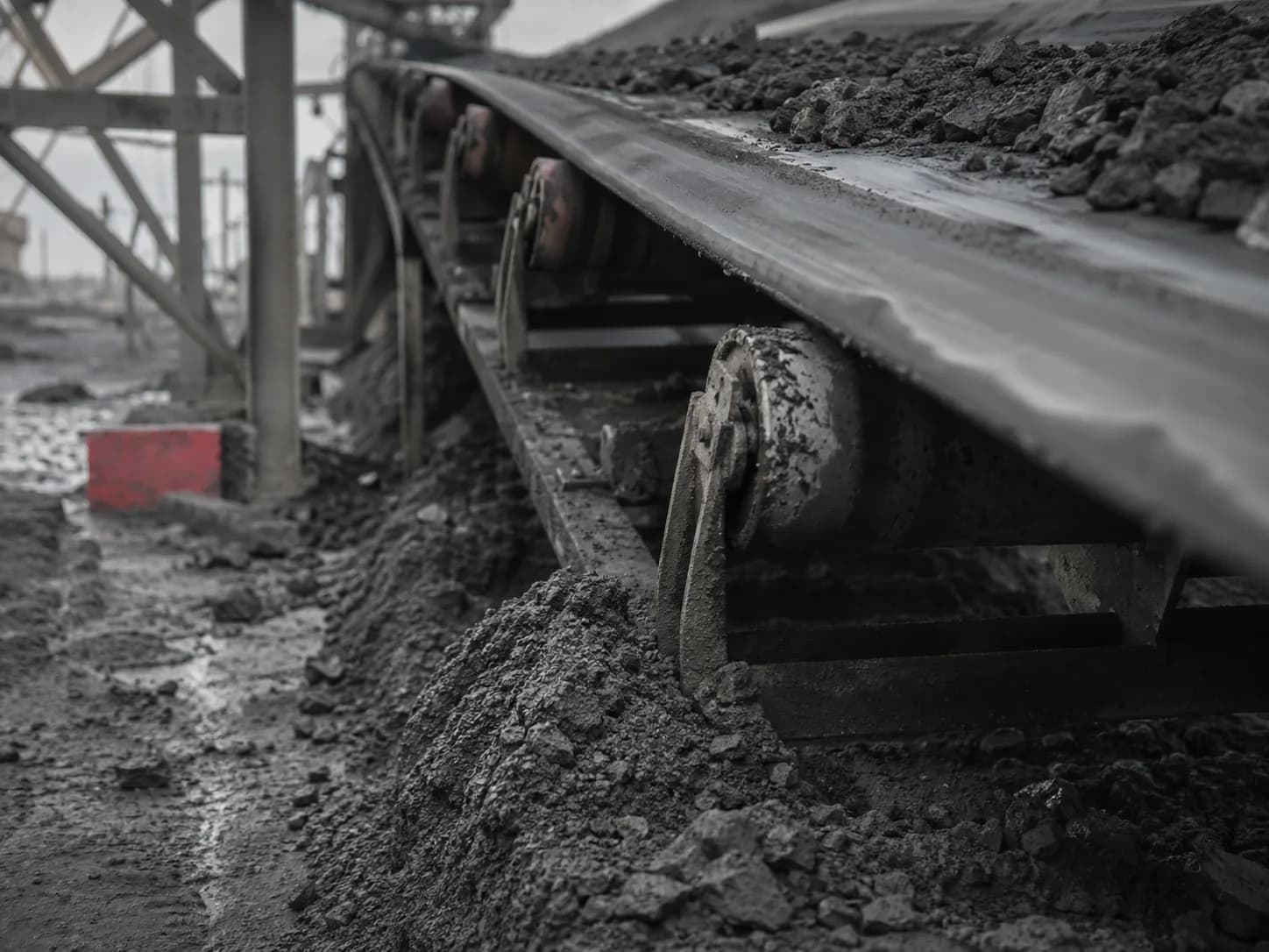Reactive mode — conveyor maintenance posture